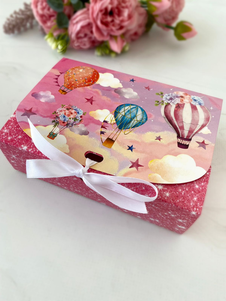 Упаковка для подарка с лентой «Воздушные шары»