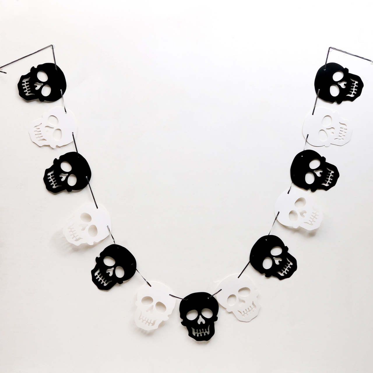 Гирлянда «Черепа» длина 3 метра 9653069