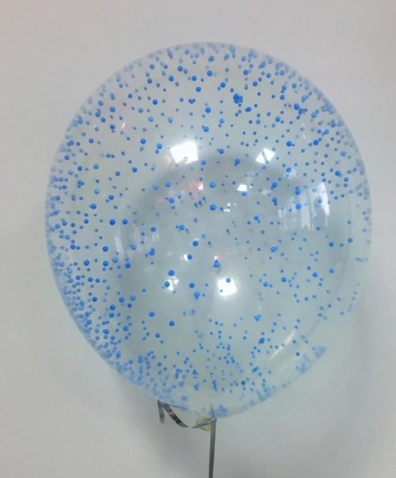 Воздушный шар с гелием и пенопластовыми шариками (голубые) 14″/36см