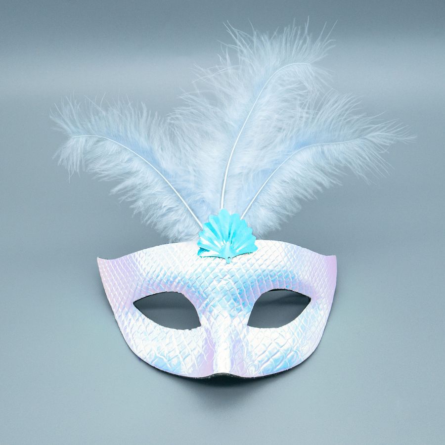 Маска голубая перламутровая с перьями
